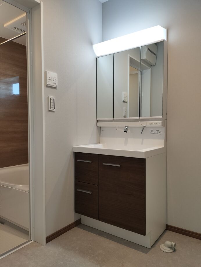 EASTYLE HOME（イースタイルホーム） 【1000万円台×狭小×ビルトインガレージ×間取り図有】間口4ｍ！車と海とネコを愛する吹抜けLDKの住まいの建築実例画像13