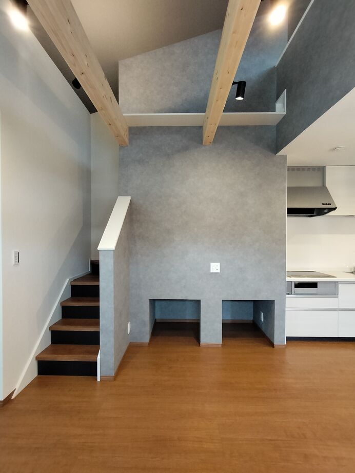 EASTYLE HOME（イースタイルホーム） 【1000万円台×狭小×ビルトインガレージ×間取り図有】間口4ｍ！車と海とネコを愛する吹抜けLDKの住まいの建築実例画像14