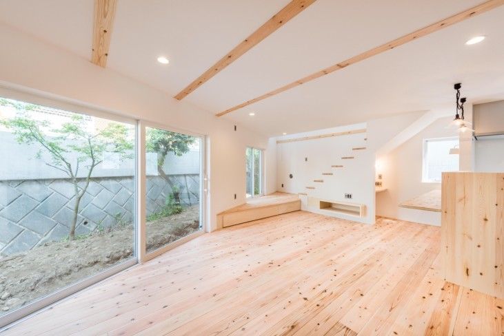 マドリヤアーキテクツ一級建築士事務所 【1500万円/間取り図有/がけ地隣接】狭小地・変形地・がけ地の技術集団が作る造作いっぱいのこだわりの家の建築実例画像2