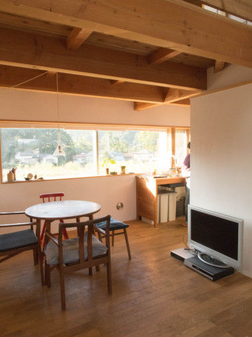 マドリヤアーキテクツ一級建築士事務所 【1800万円/間取り図有/無垢材】1000万円台で無垢材や造作をふんだんに。家具職人さんの家の建築実例画像2