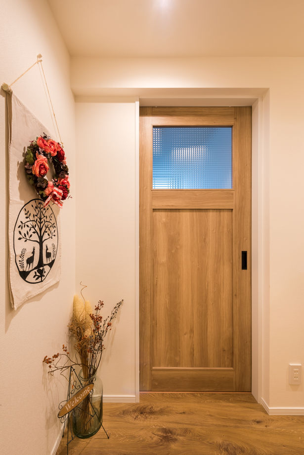 マドリヤアーキテクツ一級建築士事務所 【2030万円/間取り図有/狭小地/3階建て】建築面積10坪の住宅密集地に、吹き抜け配置で理想の明るい住まいにの建築実例画像10