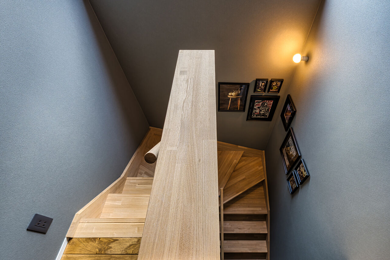 マドリヤアーキテクツ一級建築士事務所 【西多摩郡／２階リビング／間取図】身支度を整える1階、くつろぎの2階。快適な生活動線を叶えた住まいの建築実例画像6