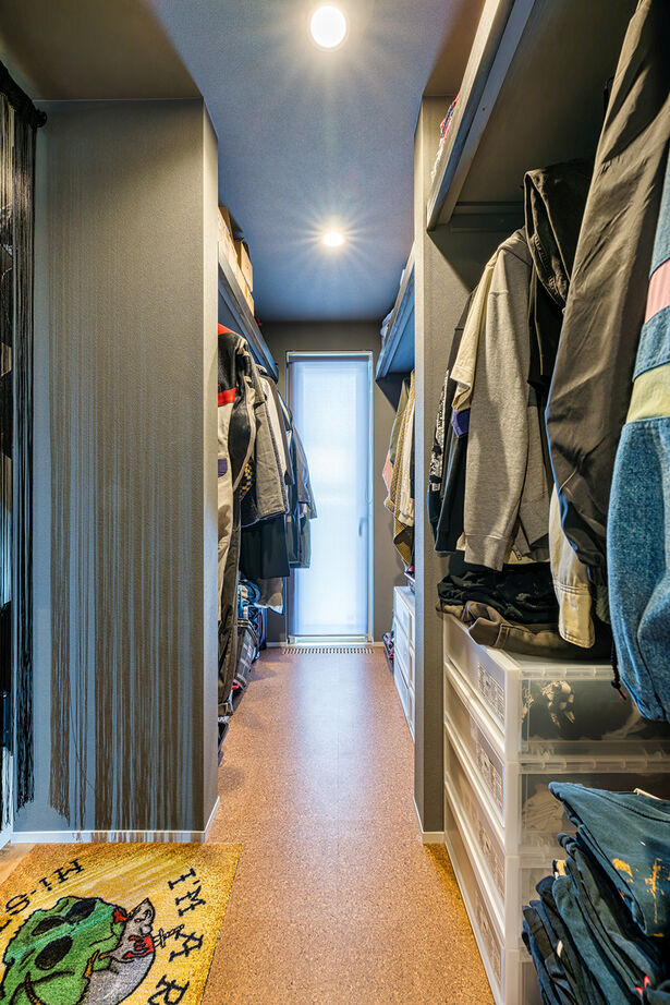 マドリヤアーキテクツ一級建築士事務所 【西多摩郡／２階リビング／間取図】身支度を整える1階、くつろぎの2階。快適な生活動線を叶えた住まいの建築実例画像9