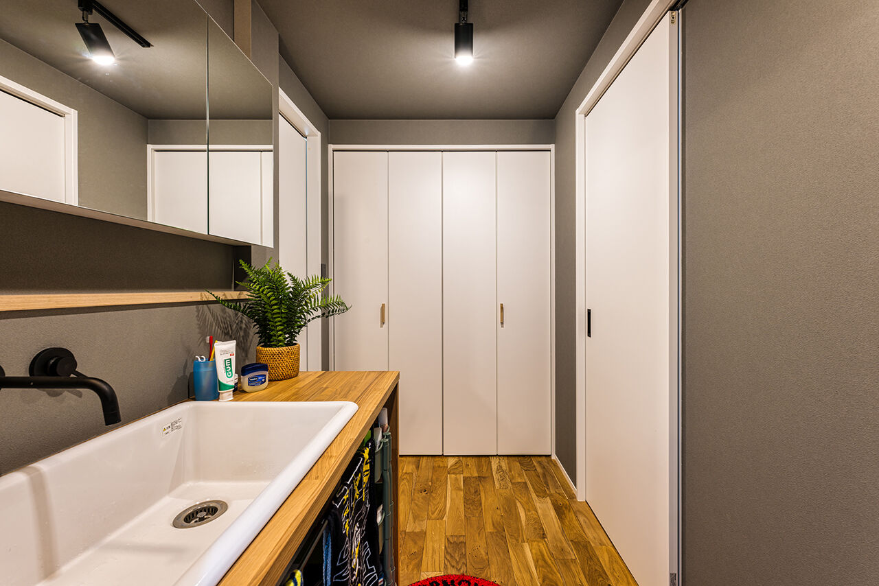 マドリヤアーキテクツ一級建築士事務所 【西多摩郡／２階リビング／間取図】身支度を整える1階、くつろぎの2階。快適な生活動線を叶えた住まいの建築実例画像10