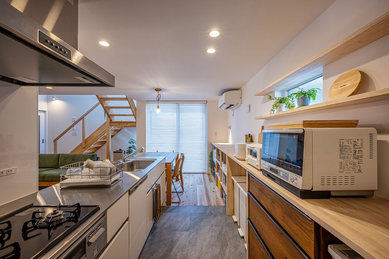 マドリヤアーキテクツ一級建築士事務所 【吹抜／家事動線／間取図】三角屋根のシンプル＆カジュアルスタイルな家の建築実例画像5