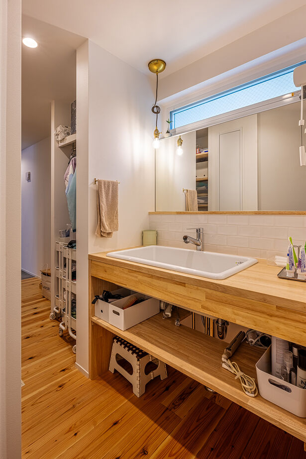 マドリヤアーキテクツ一級建築士事務所 【吹抜／家事動線／間取図】三角屋根のシンプル＆カジュアルスタイルな家の建築実例画像7