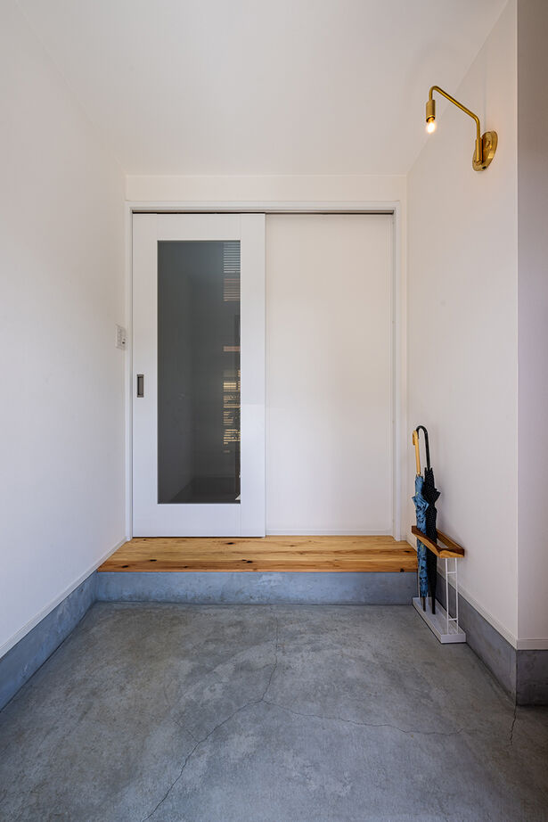 マドリヤアーキテクツ一級建築士事務所 【吹抜／家事動線／間取図】三角屋根のシンプル＆カジュアルスタイルな家の建築実例画像10