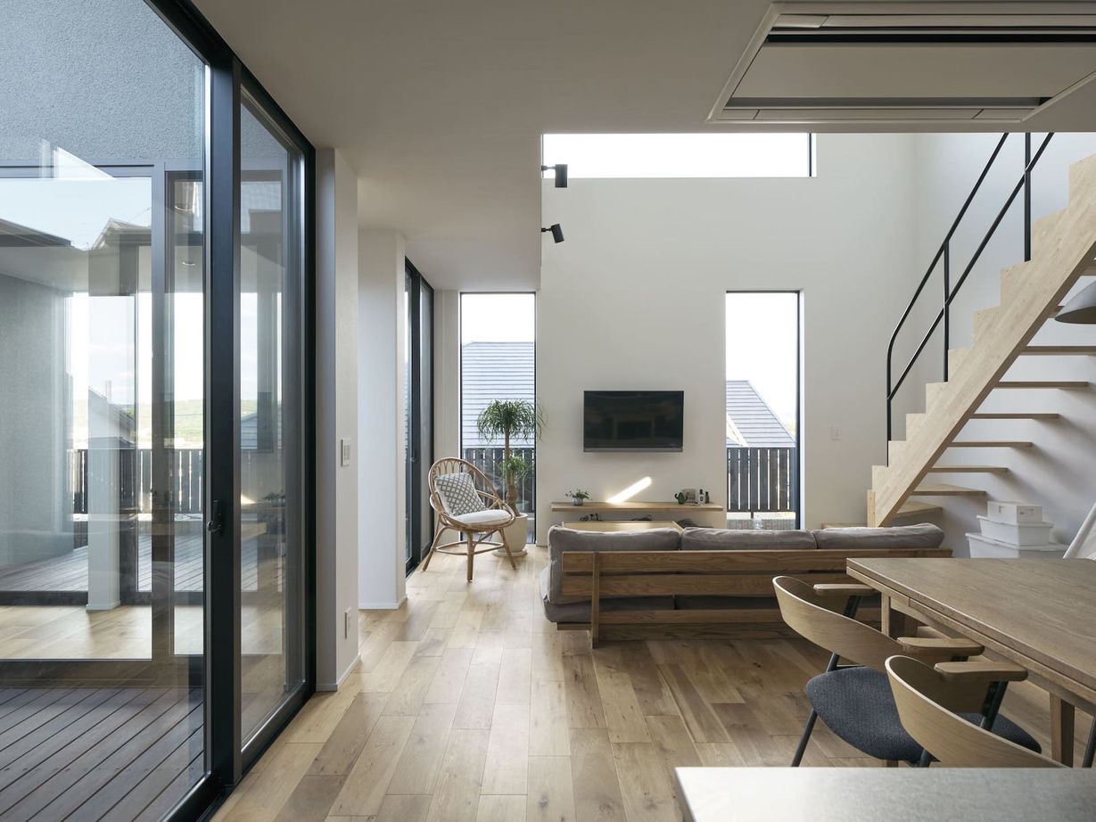 建築工房 【1500万円～/奈良県/28坪/間取り有】吹き抜けと窓が眺望を暮らしの中に、2つの庭が内と外を繋ぐ家の建築実例画像4