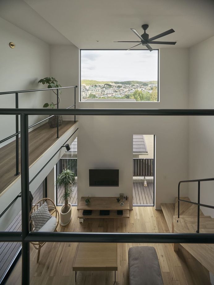 建築工房 【1500万円～/奈良県/28坪/間取り有】吹き抜けと窓が眺望を暮らしの中に、2つの庭が内と外を繋ぐ家の建築実例画像9