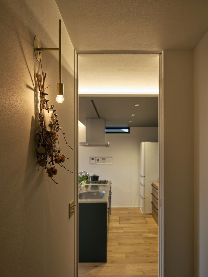 建築工房 【1500万円～/奈良県/28坪/間取り有】吹き抜けと窓が眺望を暮らしの中に、2つの庭が内と外を繋ぐ家の建築実例画像14