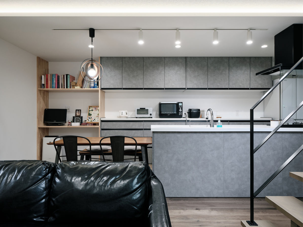 建築工房 【1500万円～/大阪府/30坪】設計のアイデアが広がりを演出。中庭を囲む空間が叶える、光の中で暮らす家の建築実例画像5