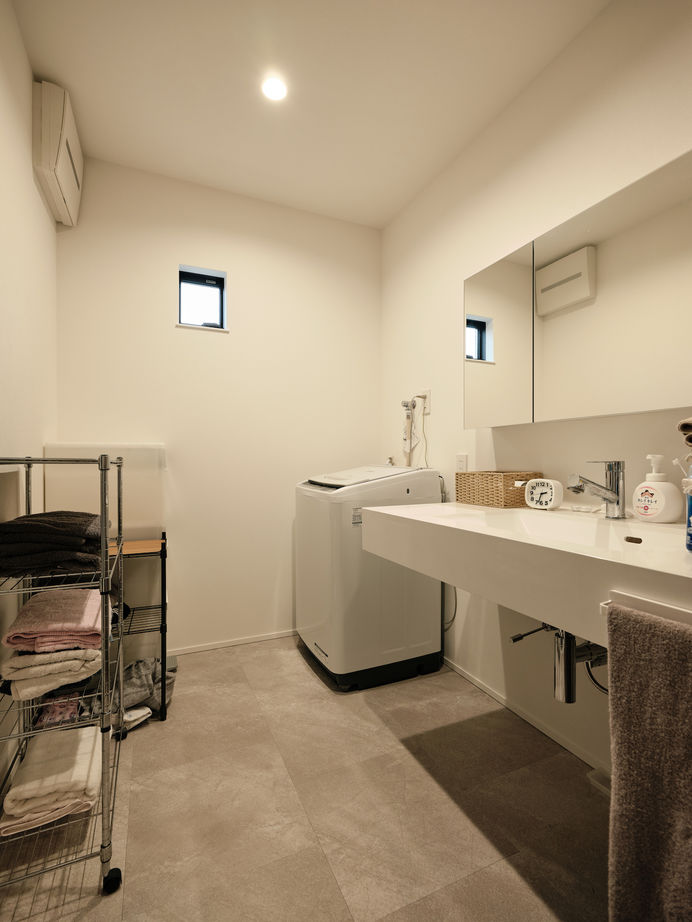 建築工房 【1500万円～/大阪府/30坪】設計のアイデアが広がりを演出。中庭を囲む空間が叶える、光の中で暮らす家の建築実例画像8