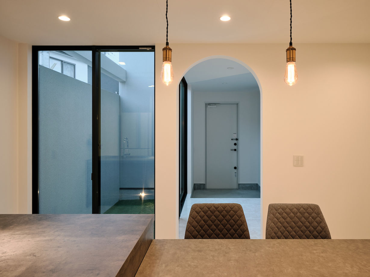 建築工房 【2000万円台/奈良県/29坪】吹き抜けで光に包まれ明るい空間、ミニマルデザインの美しい住まいの建築実例画像4