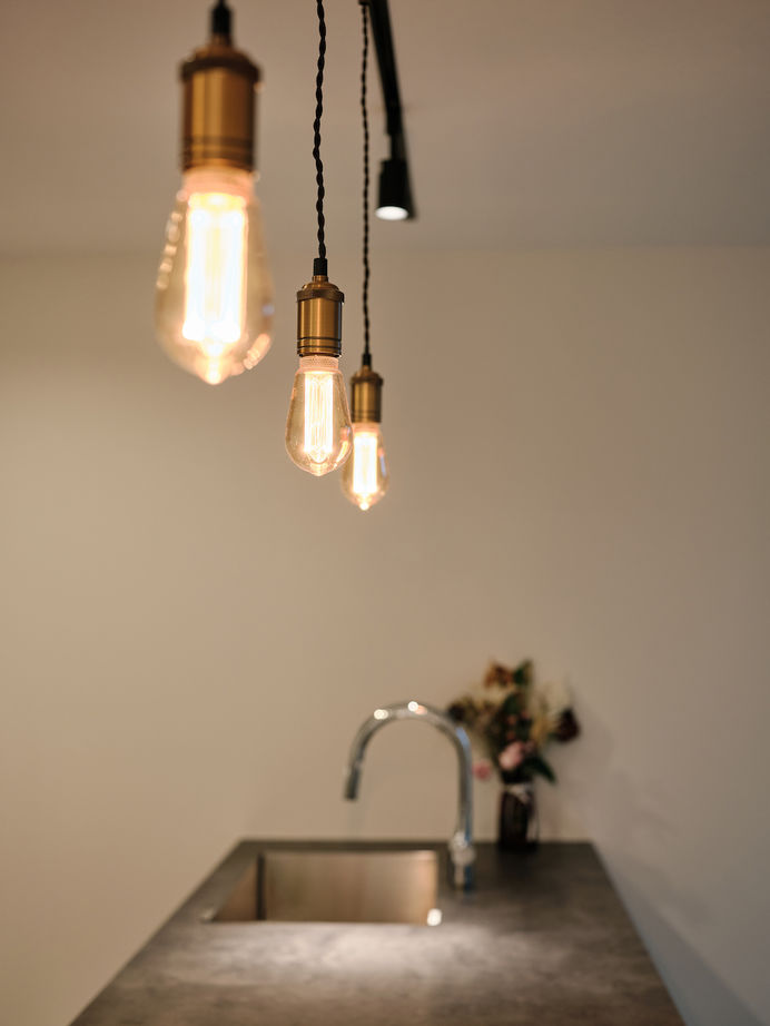 建築工房 【2000万円台/奈良県/29坪】吹き抜けで光に包まれ明るい空間、ミニマルデザインの美しい住まいの建築実例画像9