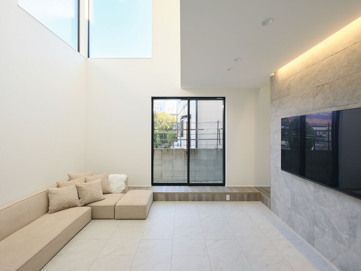 建築工房 【大阪府】ナチュラルとモダンを絶妙にミックス。吹き抜け＆アイランドキッチンの開放的な家の建築実例画像6