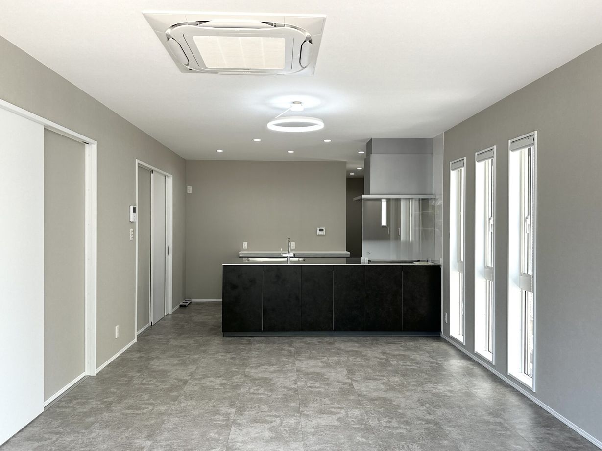 クラプトハウス 【滋賀県丨２階建丨4LDK丨1300万円丨間取り図有】大容量収納を備えた4人家族にぴったりな家/太陽光付きの建築実例画像2