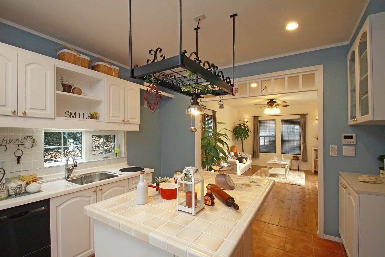 セルコホーム札幌南・札幌中央 【輸入住宅/2000万円台/札幌市/カバードポーチ/アメリカンテイスト】外観が際立つアメリカンテイストの家の建築実例画像2