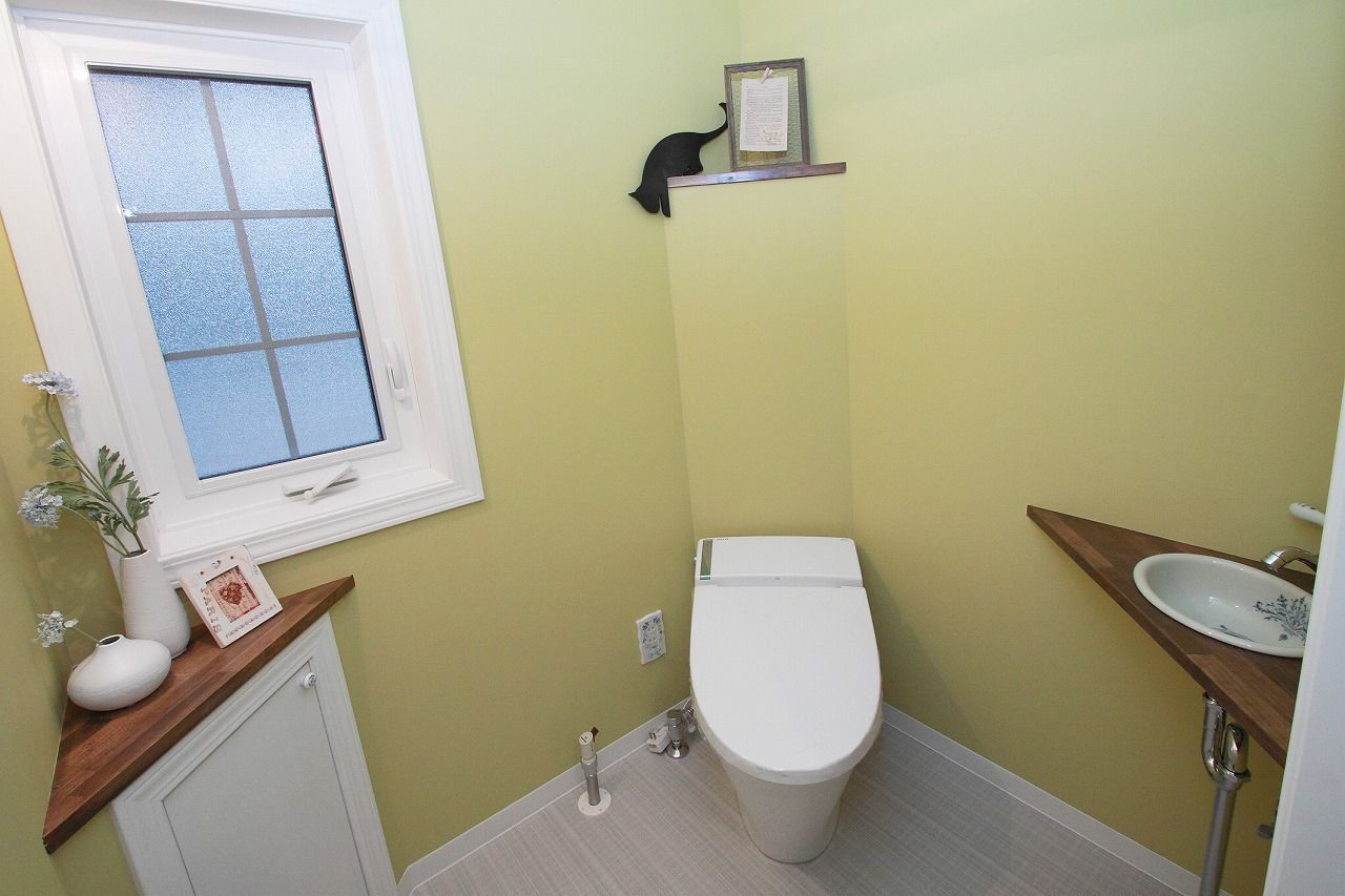 セルコホーム札幌南・札幌中央 【輸入住宅/2000万円台/札幌市/カバードポーチ/アメリカンテイスト】外観が際立つアメリカンテイストの家の建築実例画像3