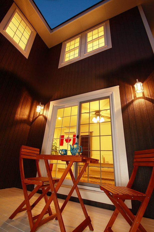 セルコホーム札幌南・札幌中央 【輸入住宅/2000万円台/札幌市/カバードポーチ/アメリカンテイスト】外観が際立つアメリカンテイストの家の建築実例画像6