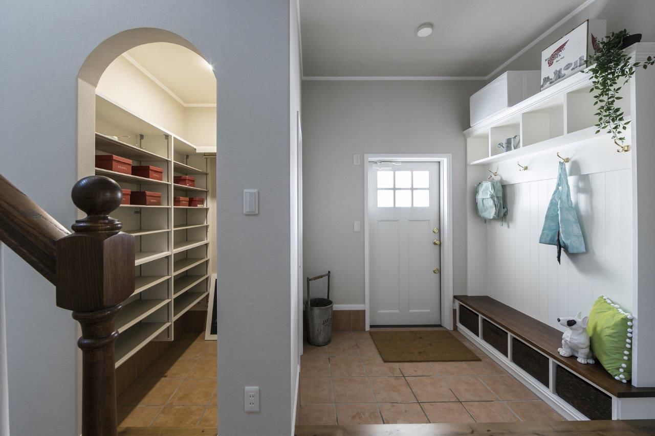 セルコホーム札幌南・札幌中央 【輸入住宅/アーリーアメリカン/カバードポーチ/4LDK/ヴィンテージインテリア】伝統的デザインの北米風住宅の建築実例画像2