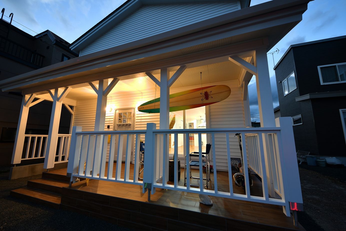 セルコホーム札幌南・札幌中央 【輸入住宅/カリフォルニアスタイル/ヘリンボーン】タイルテラスが印象的なサーファーズハウスの建築実例画像2