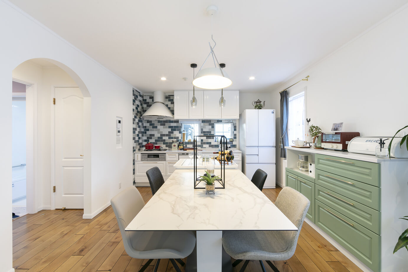 セルコホーム札幌南・札幌中央 【札幌市】土間のある北米デザインの家。伝統的な外観に道行く人も注目の建築実例画像3