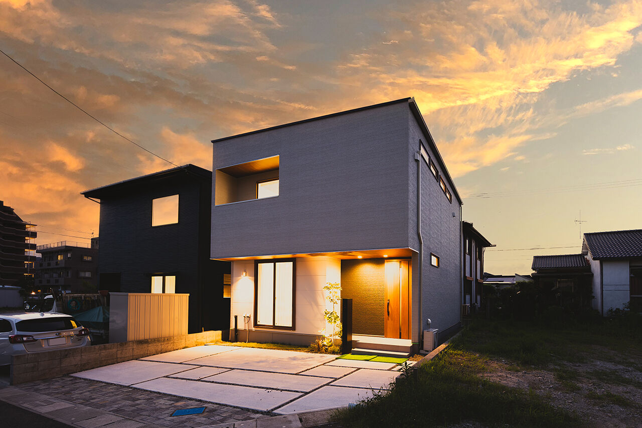 オーリック建設（旧：永代ハウス） 【33.5坪｜3LDK】ヨーロッパのカフェ風LDK。吹き抜けと大きなFIX窓で開放的な家の建築実例画像10