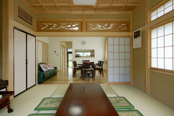 菊池建設 【二世帯住宅/土間玄関】それぞれの生活スタイルはそのままに　家族が仲良く暮らせる木の家の建築実例画像6