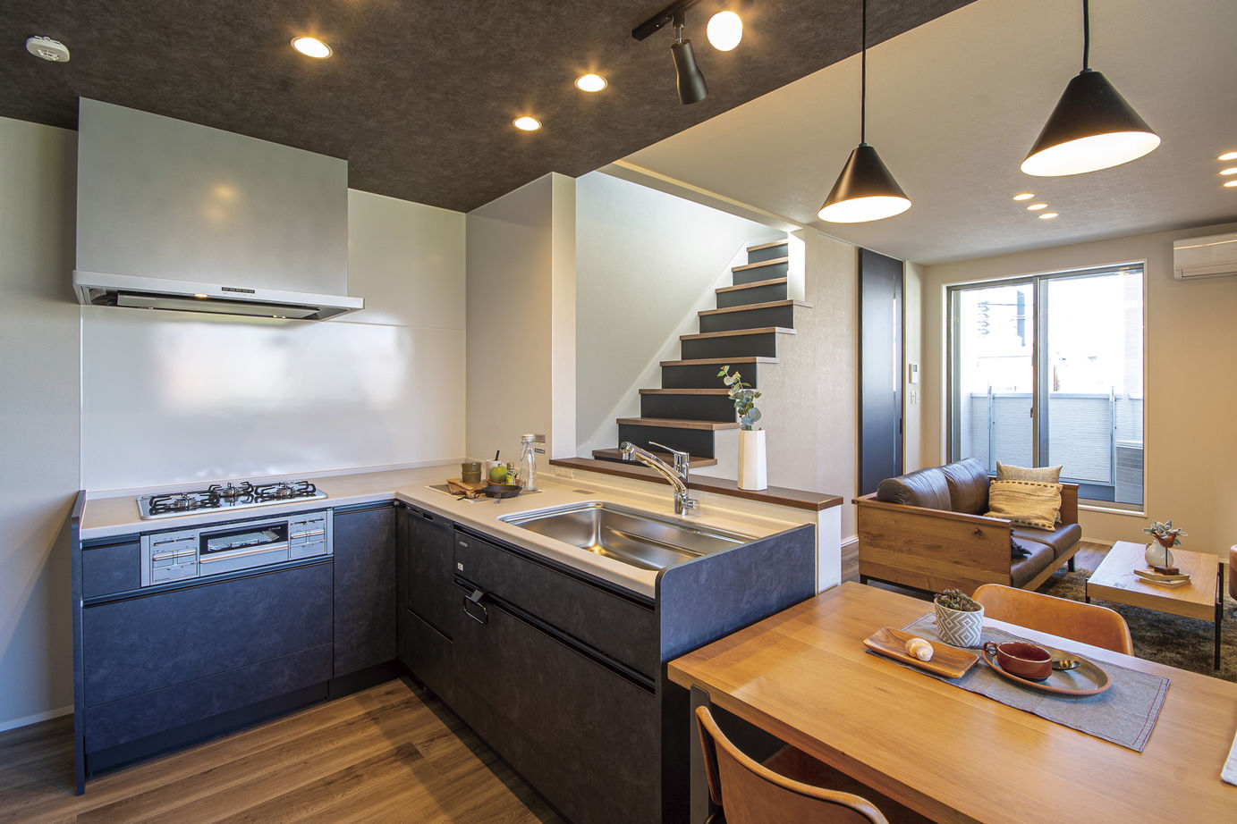 和光ホームズ 注文事業部 【大阪市/狭小/3階建て】土地15坪で叶えた屋上バルコニーがある開放的な暮らしの建築実例画像3