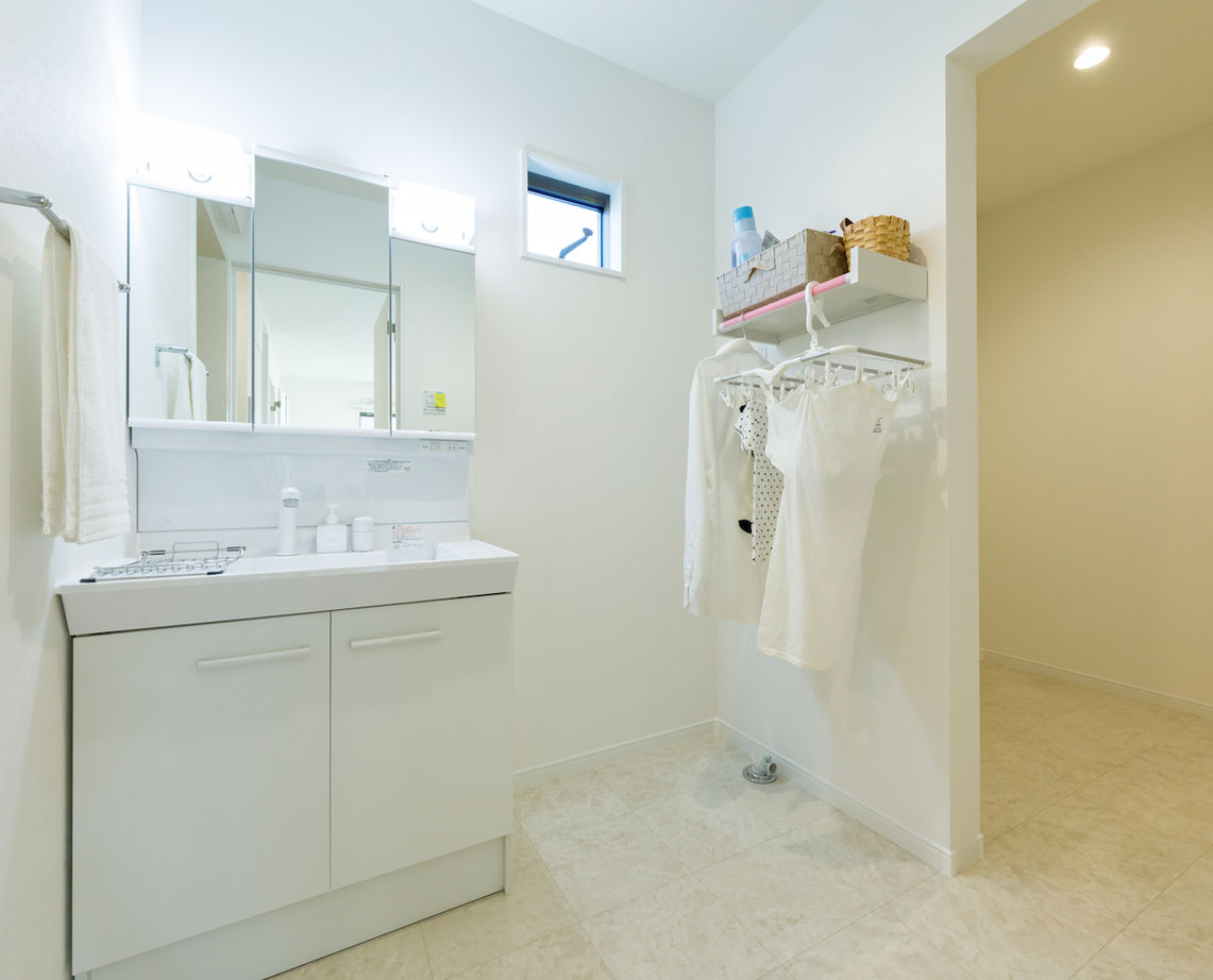 Rico Life. 久喜店 【1098万円│25坪│間取り図あり】白を基調とした明るい空間で家族団らん！省エネ住宅で家計負担を軽減の建築実例画像10