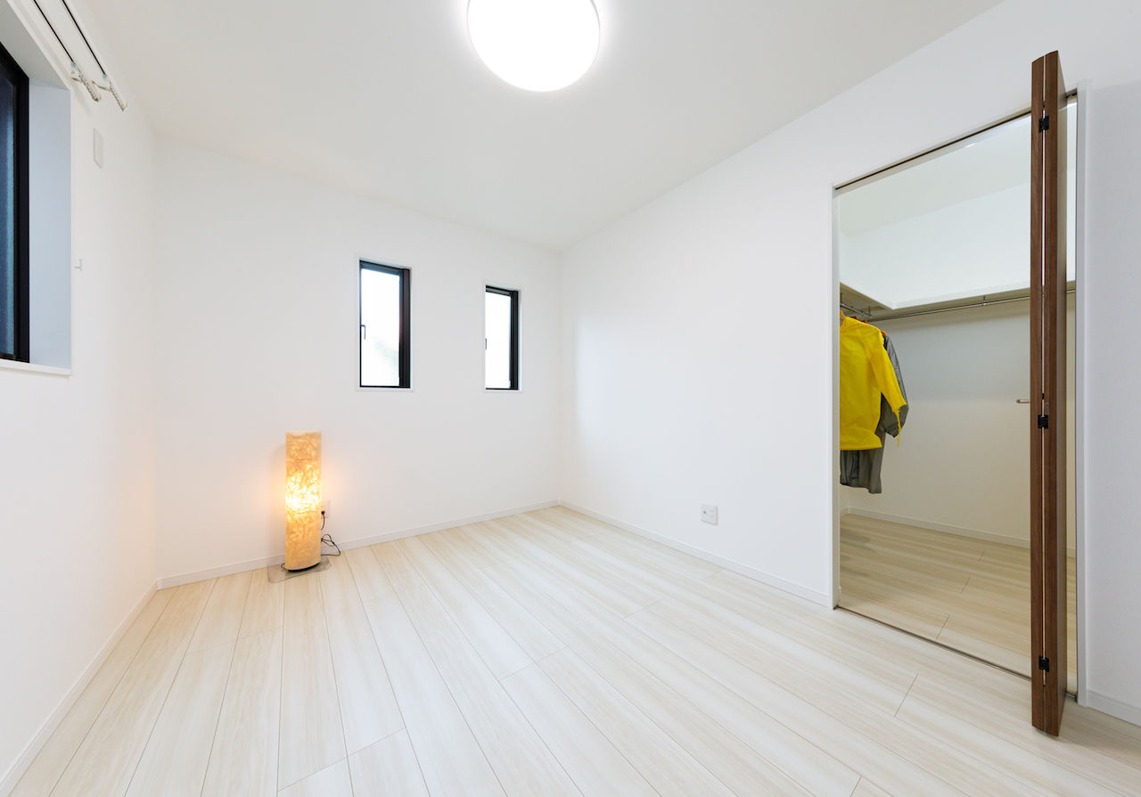 Rico Life. 久喜店 【平屋/1000万円台/27.8坪/間取り図】“ちょうどいいサイズ”のモダンな平屋。収納充実で暮らしやすくの建築実例画像7