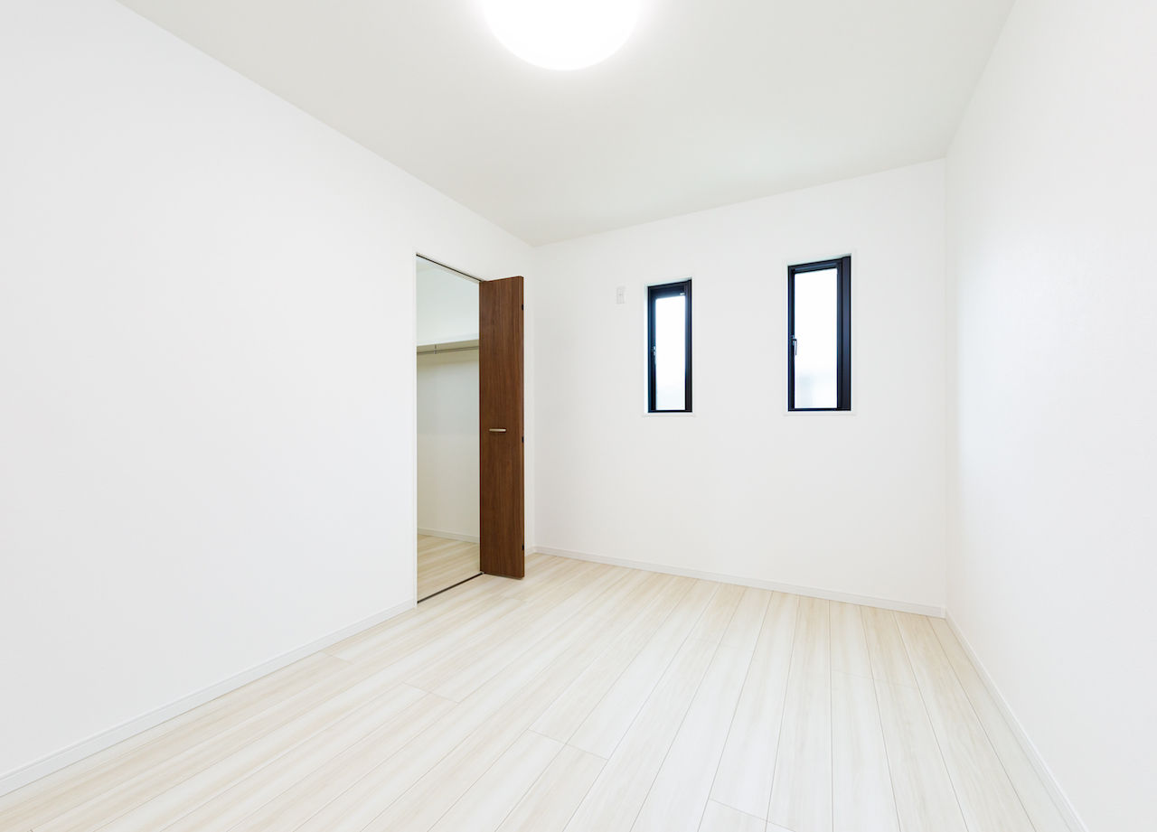 Rico Life. 久喜店 【平屋/1000万円台/27.8坪/間取り図】“ちょうどいいサイズ”のモダンな平屋。収納充実で暮らしやすくの建築実例画像8