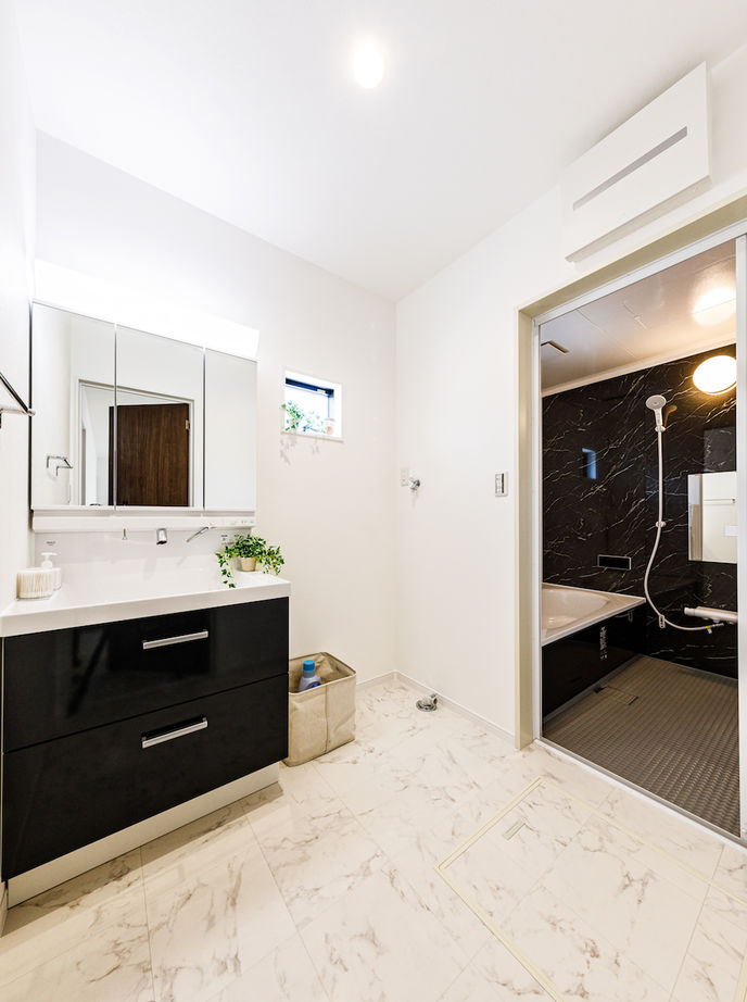 Rico Life. 久喜店 【平屋/1000万円台/27.8坪/間取り図】“ちょうどいいサイズ”のモダンな平屋。収納充実で暮らしやすくの建築実例画像10