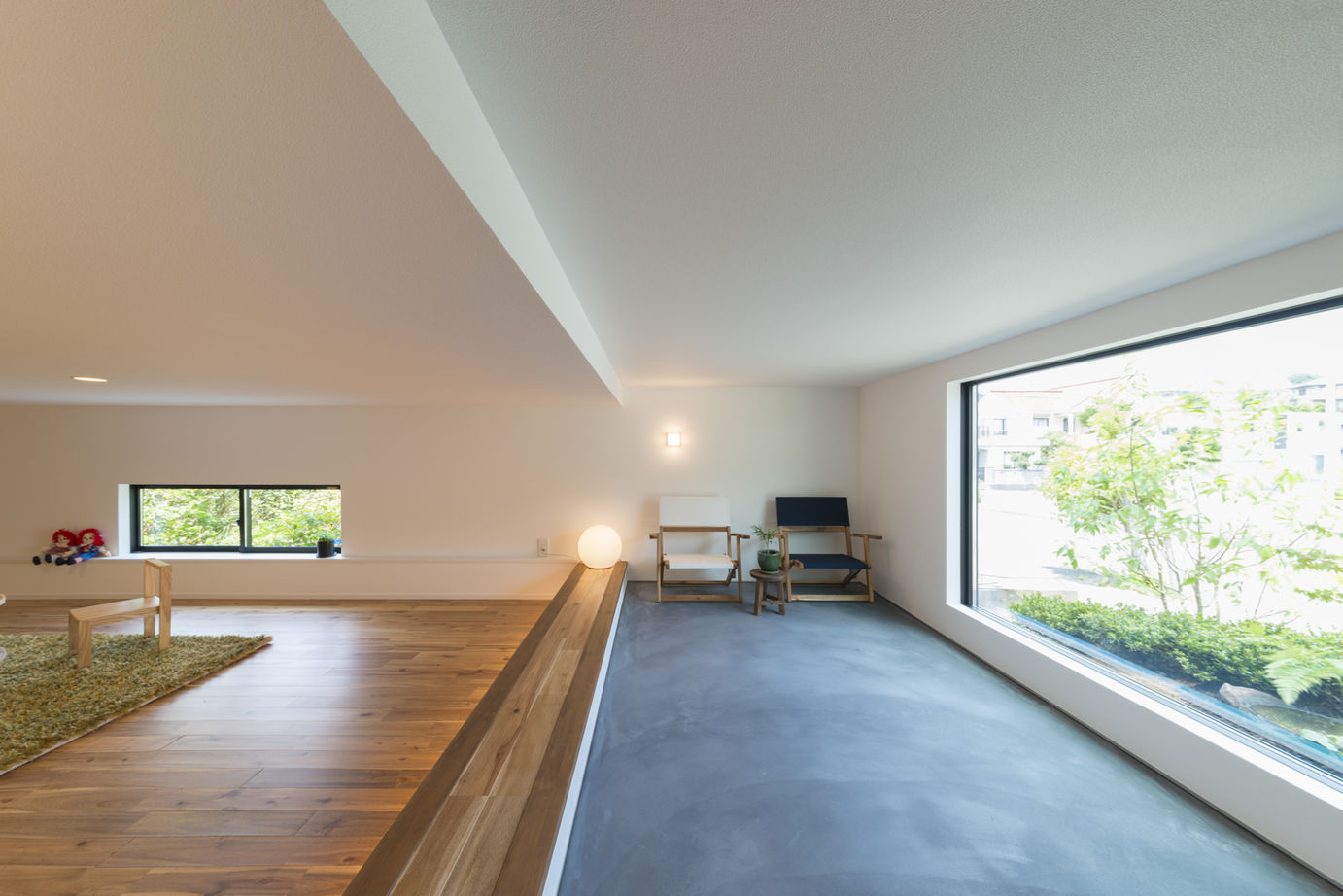 Rico Life. 久喜店 【平屋】内と外を土間でつなぐ“平屋”。壁の代わりに段差を設け、空間を区切って暮らしやすくの建築実例画像4