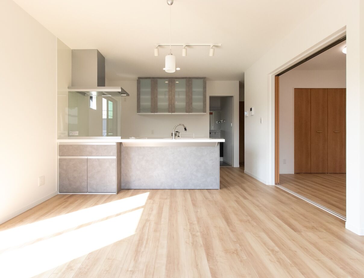 Rico Life. 久喜店 【1300万円｜約31坪｜間取り図あり】土地購入から予算内で実現した太陽光発電搭載のオール電化住宅の建築実例画像3