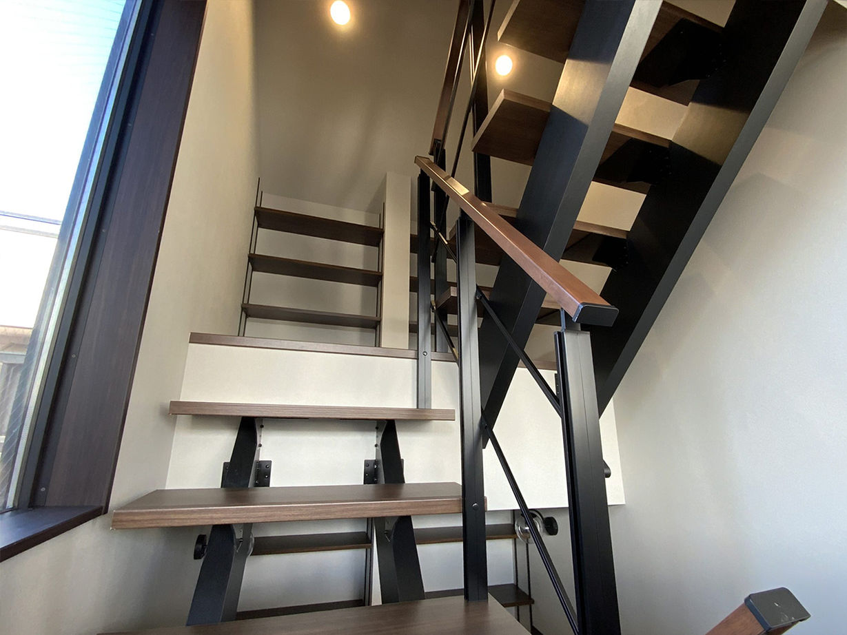 【神奈川の家づくり】セントラルホーム 【UA値0.58／座間市／ZEH】目線の抜けを意識して空間の広がりを実現。耐震性まで安心の家の建築実例画像8