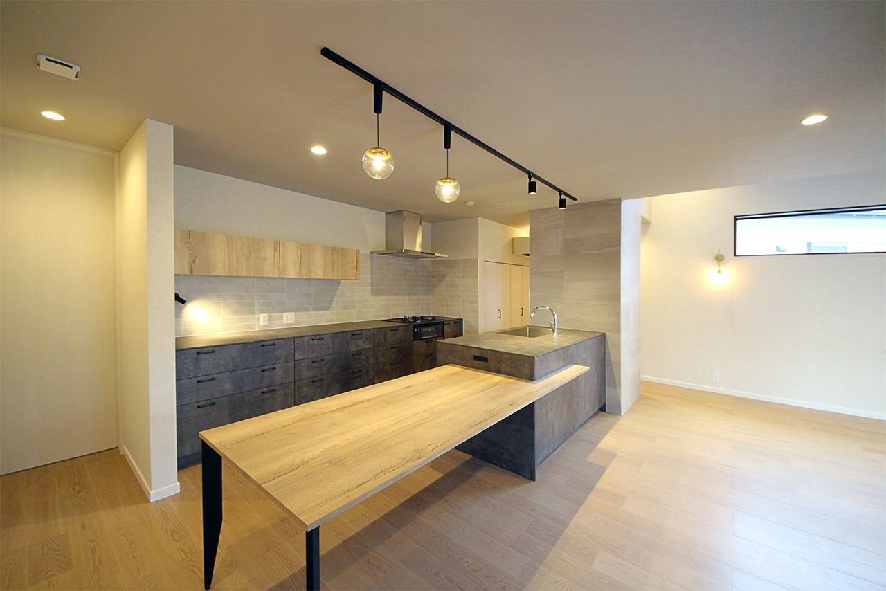 【神奈川の家づくり】セントラルホーム 【UA値0.35／相模原市／床暖房／ZEH】大空間も暖かい！性能まで妥協しないデザイン住宅の建築実例画像3