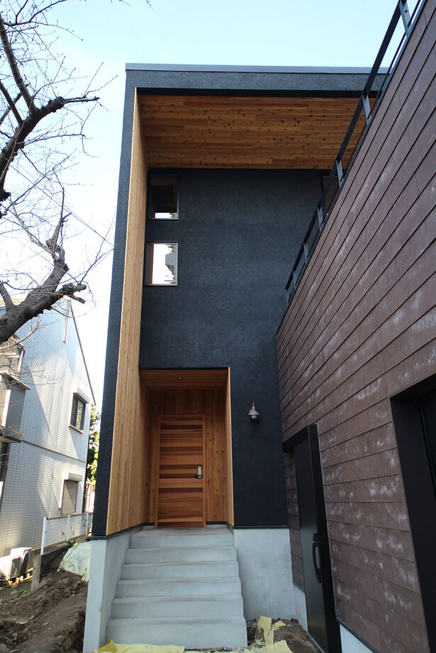 【神奈川の家づくり】セントラルホーム 【藤沢／薪ストーブ／ビルトインガレージ】プライバシーと開放感を両立。１年中心地よく暮らす２階LDKの家の建築実例画像2