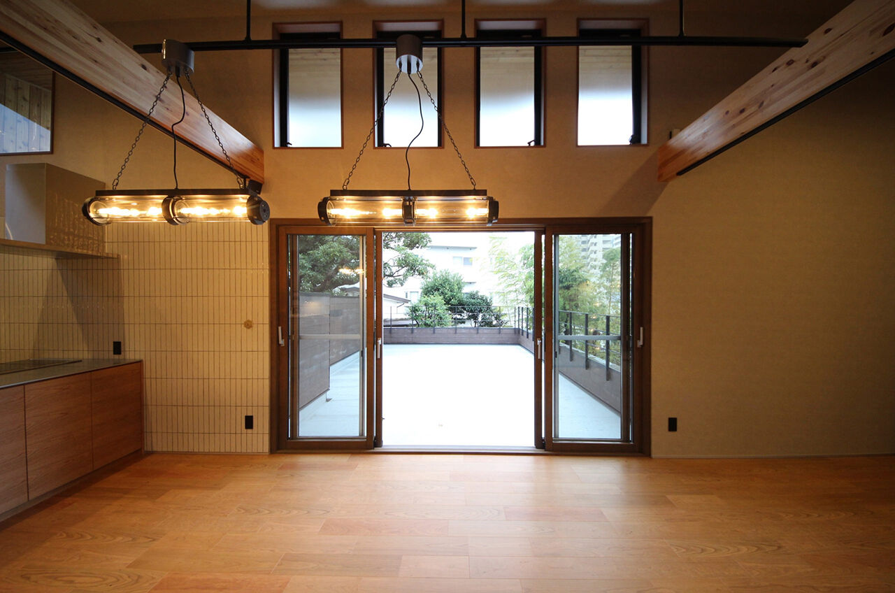 【神奈川の家づくり】セントラルホーム 【藤沢／薪ストーブ／ビルトインガレージ】プライバシーと開放感を両立。１年中心地よく暮らす２階LDKの家の建築実例画像7