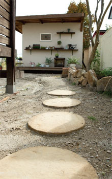 渡部製作所 【札幌市/薪ストーブ/】ヒバに赤松、真壁の吹抜け 樹齢千年の森の中を旅する家の建築実例画像3