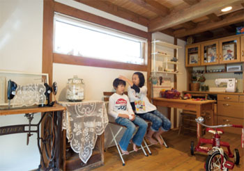 渡部製作所 【札幌市/薪ストーブ/】ヒバに赤松、真壁の吹抜け 樹齢千年の森の中を旅する家の建築実例画像4