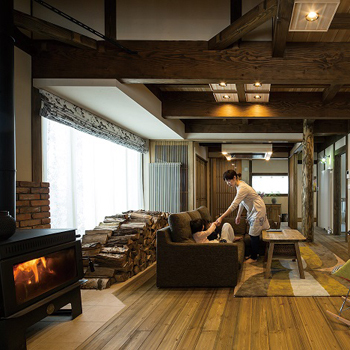 渡部製作所 【薪ストーブ/パッシブ設計/ロフト/土間】赤井川の美しい自然になじむ、懐かしくもモダンな農家の家の建築実例画像1