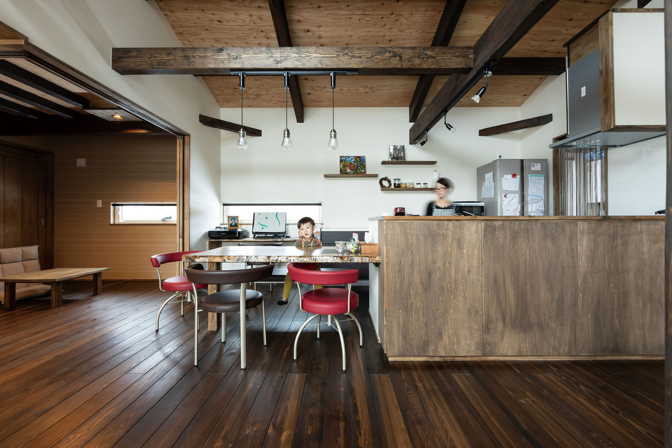 渡部製作所 【浦河/無垢材/ロフト】「平屋」を忘れるほどの開放感・ロフトやデッキもある浦河の家の建築実例画像4