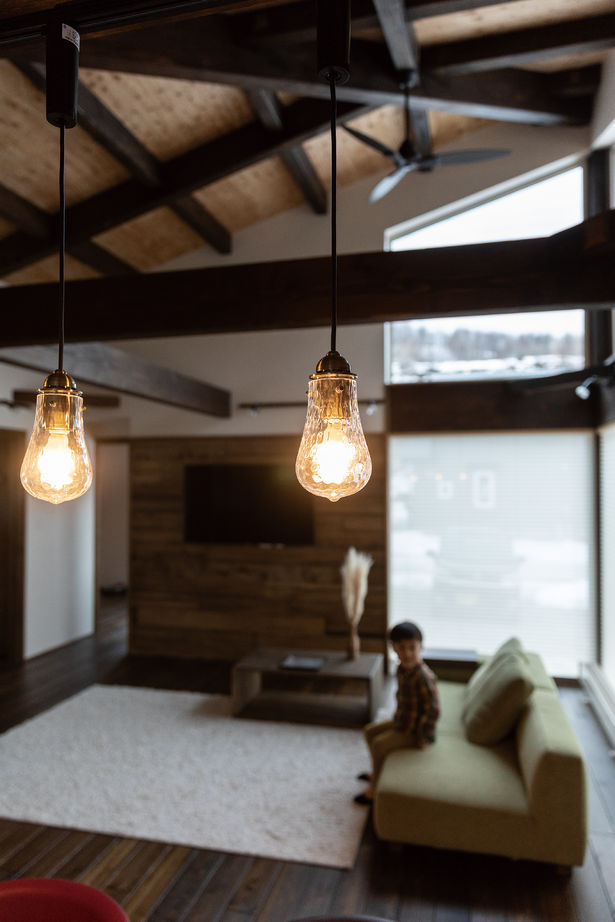 渡部製作所 【浦河/無垢材/ロフト】「平屋」を忘れるほどの開放感・ロフトやデッキもある浦河の家の建築実例画像7