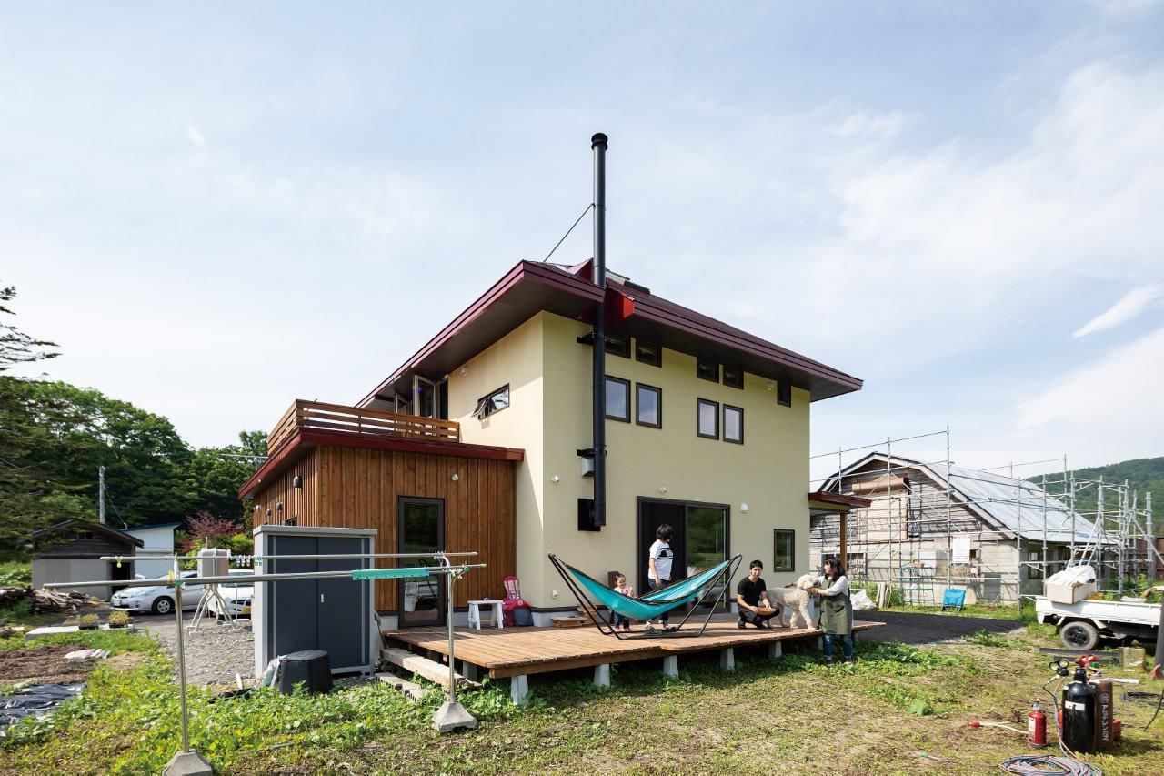 渡部製作所 【浦河町/土間/ロフト/薪ストーブ/ボルダリングウォール】いちご農家の暮らしを助ける「通り土間のある家」の建築実例画像2