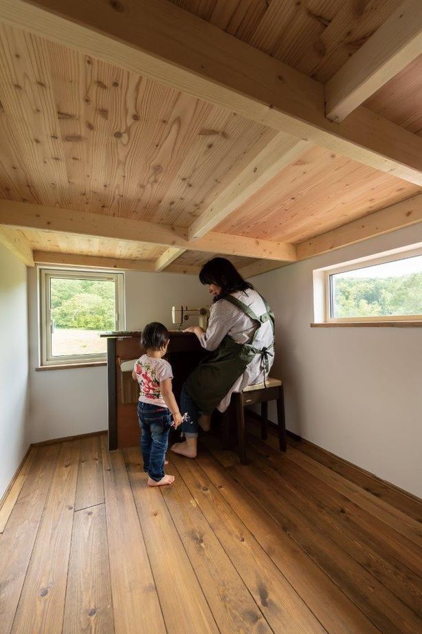渡部製作所 【浦河町/土間/ロフト/薪ストーブ/ボルダリングウォール】いちご農家の暮らしを助ける「通り土間のある家」の建築実例画像4