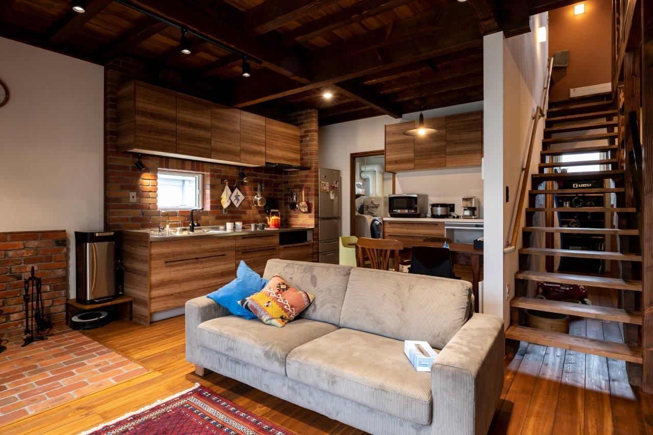 渡部製作所 【江別市/二世帯住宅/アウトドア】薪ストーブとレンガの温もりあったか家キャンプが楽しい家の建築実例画像4