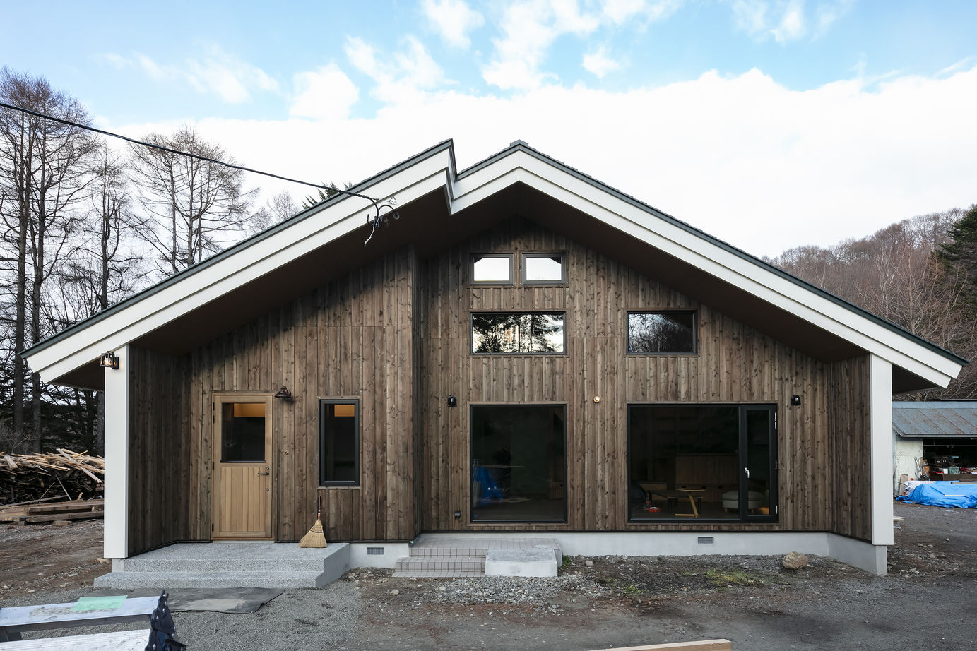 渡部製作所 【日高町/無垢材/平屋】日高町のおおらかな自然に抱かれた薪ストーブの暮らしの建築実例画像5