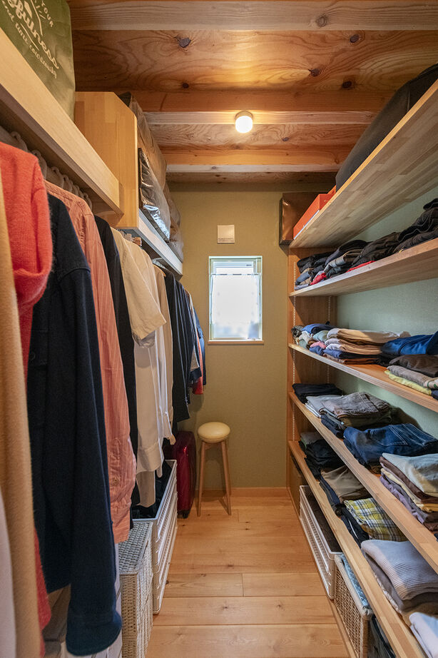 渡部製作所 【3000万円台/無垢材/ペレットストーブ】大好きな海を眺める毎日と仕掛け満載！アスレチックな楽しい家の建築実例画像9