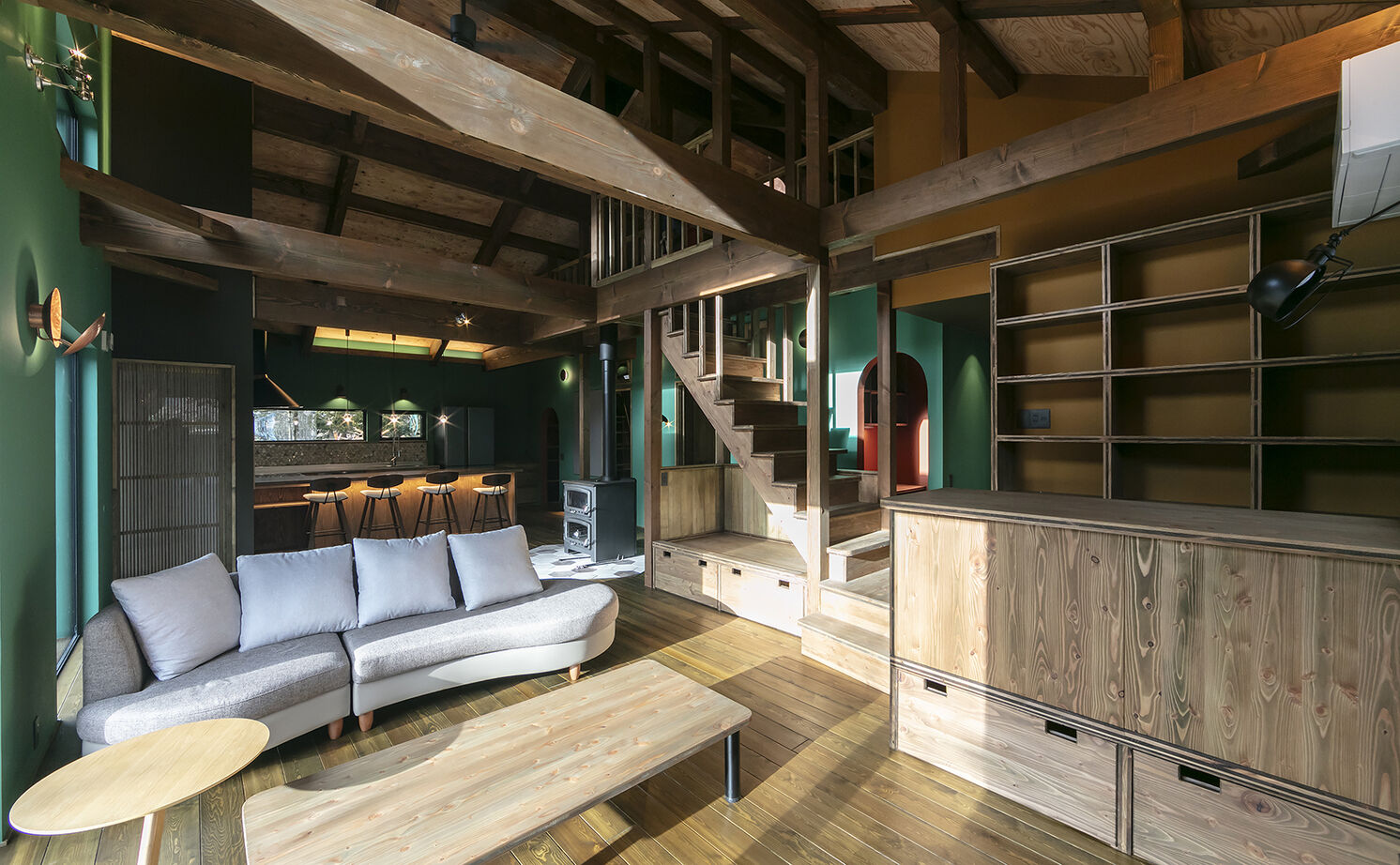 渡部製作所 【3000万円台/間取図/日高町/無垢材/平屋】おおらかな自然に抱かれた、薪ストーブと珈琲を愉しむ平屋の建築実例画像2